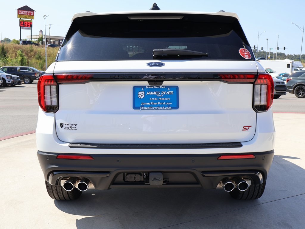 2025 Ford Explorer ST photo 4