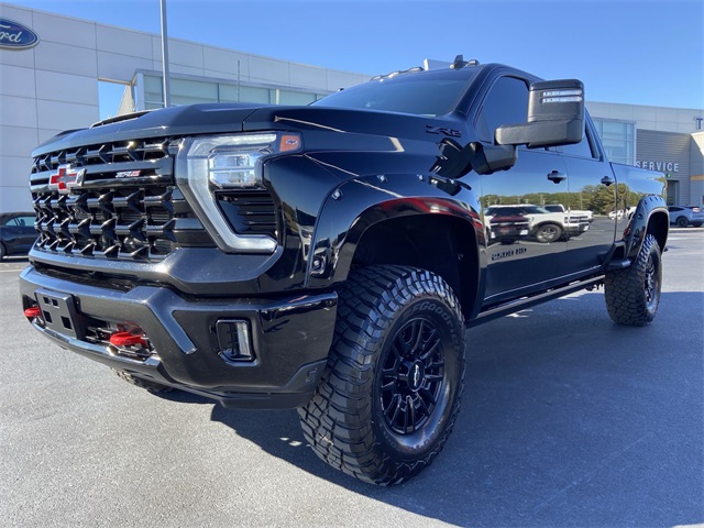 2024 Chevrolet Silverado 2500HD ZR2's photo