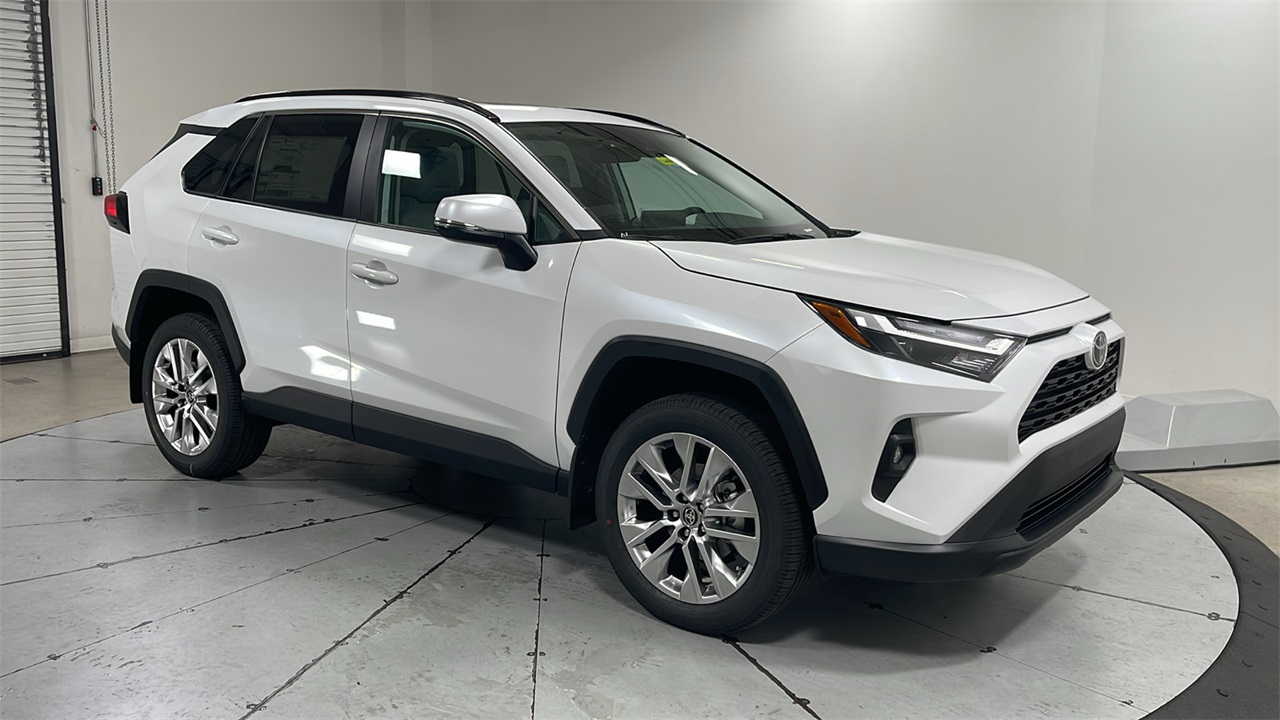 2025 Toyota RAV4 XLE Premium photo 2