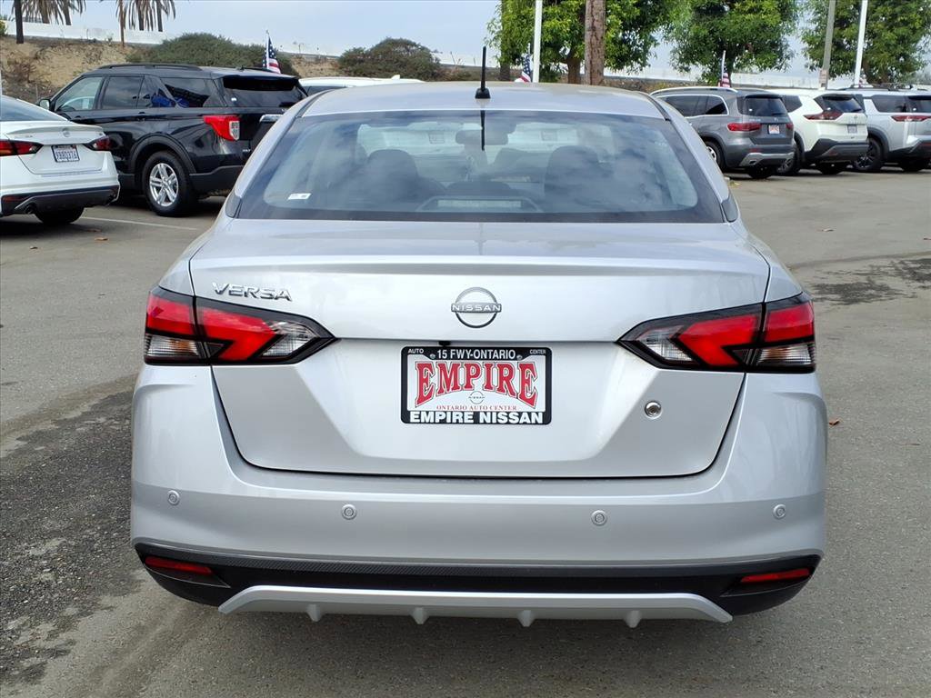 2025 Nissan Versa S photo 3