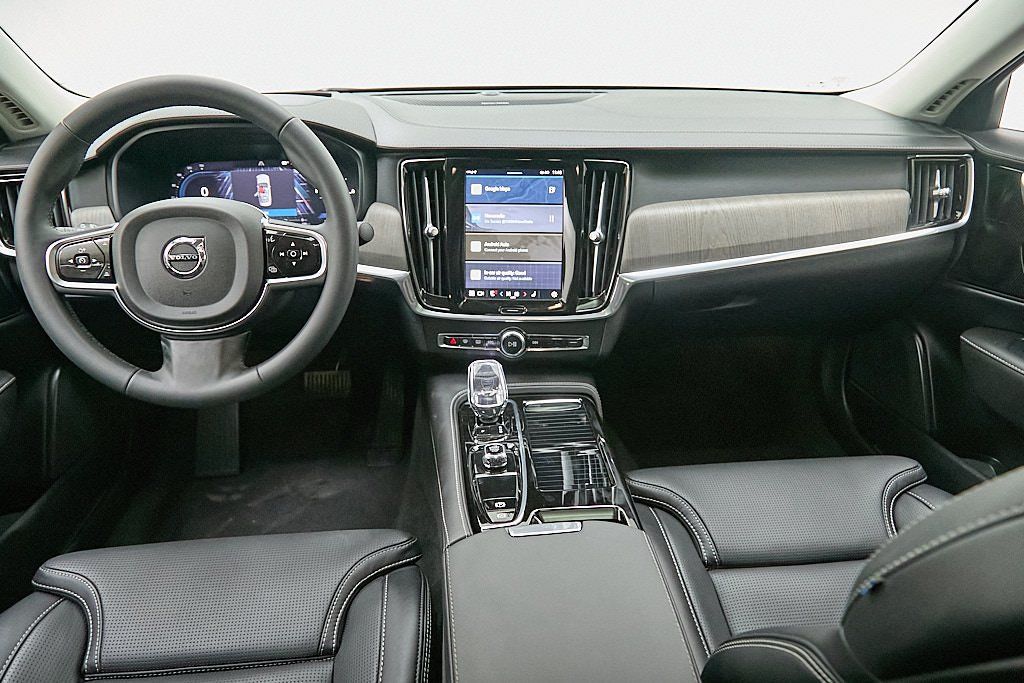 2024 VOLVO S90 - Image 22