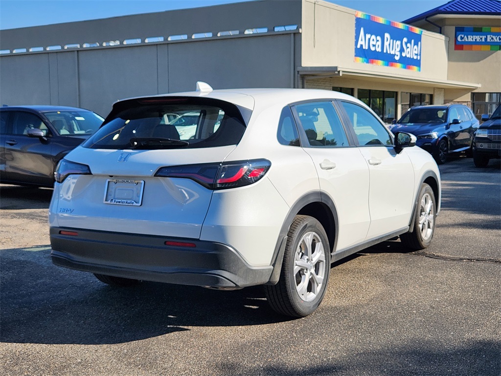 2025 Honda HR-V LX photo 4
