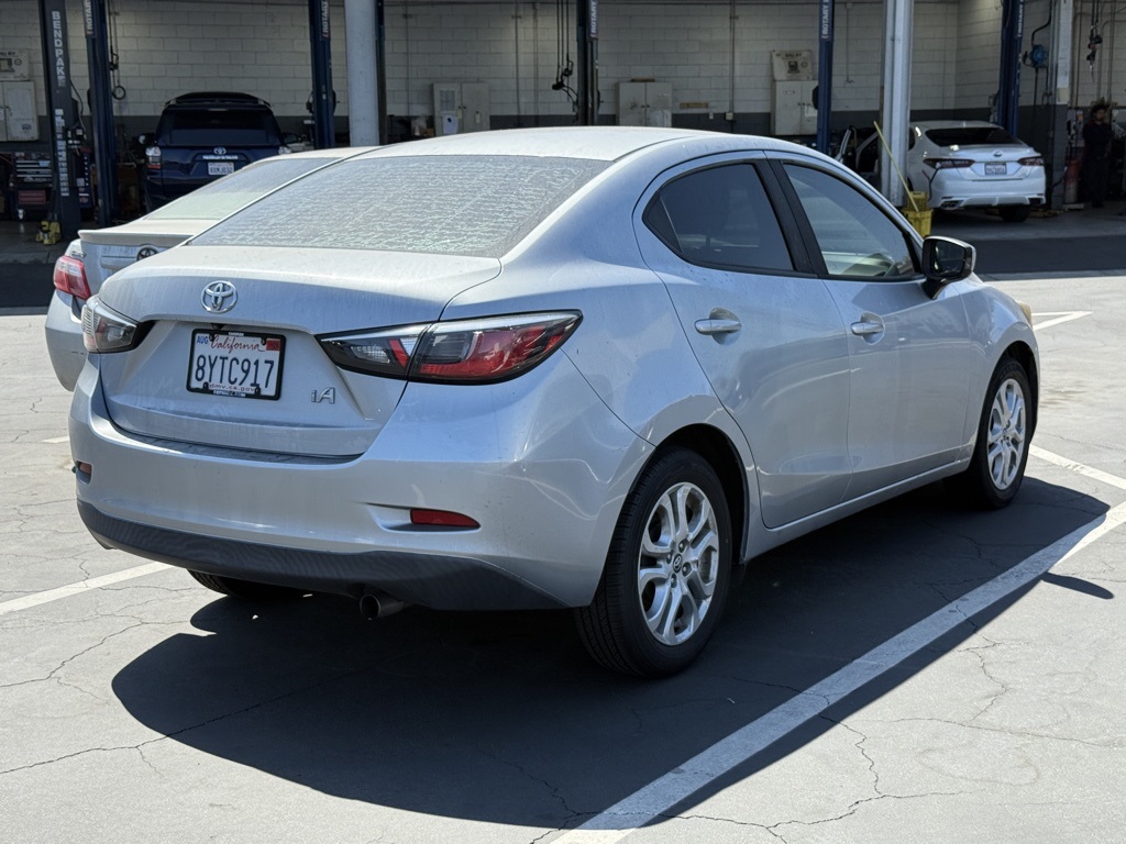 2017 Toyota Yaris iA Base photo 3