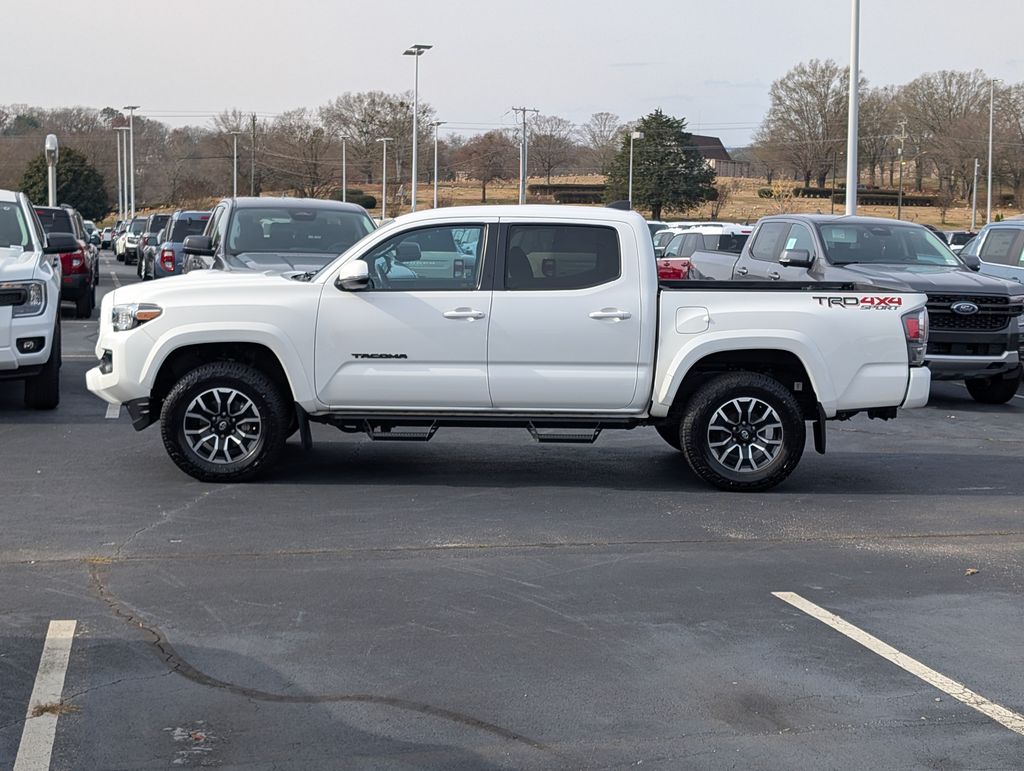 2021 Toyota Tacoma TRD Sport photo 3