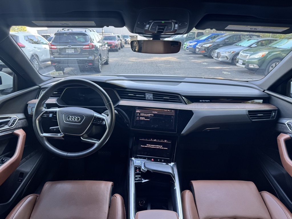 2019 Audi e-tron Prestige photo 7