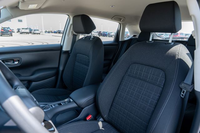 2026 Honda HR-V LX photo 15