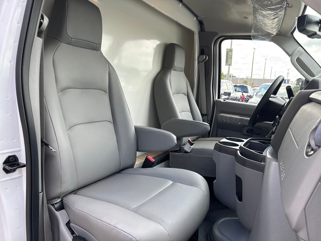 2026 Ford E-450 photo 16