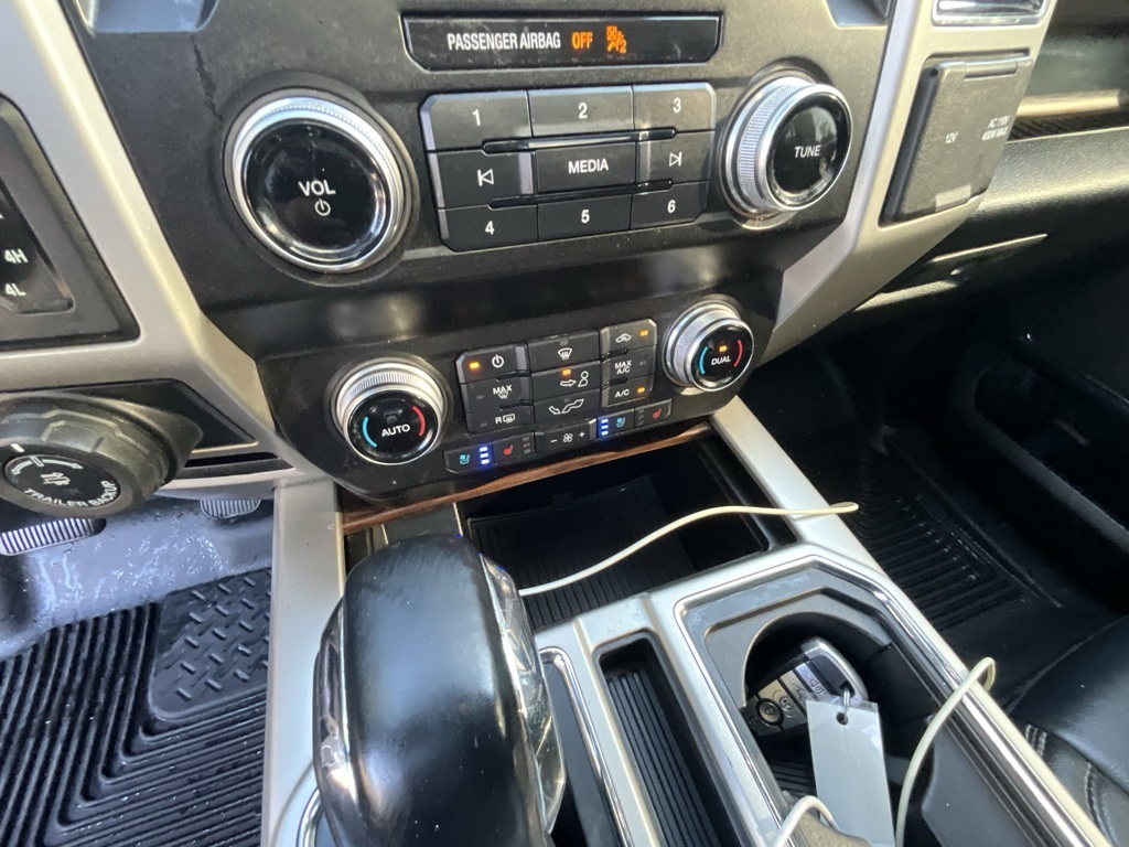 2020 Ford F-150 Lariat photo 18