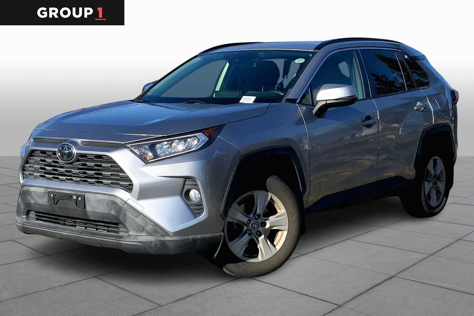 2020 Toyota RAV4 XLE's photo