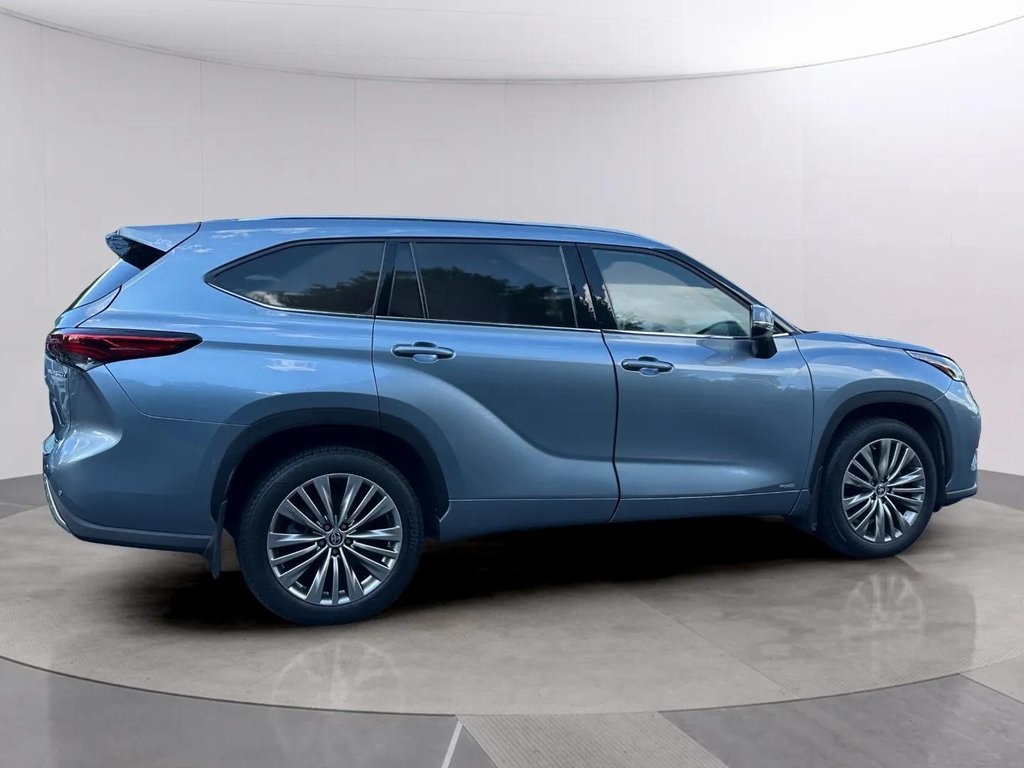 2022 Toyota Highlander Hybrid Platinum photo 4
