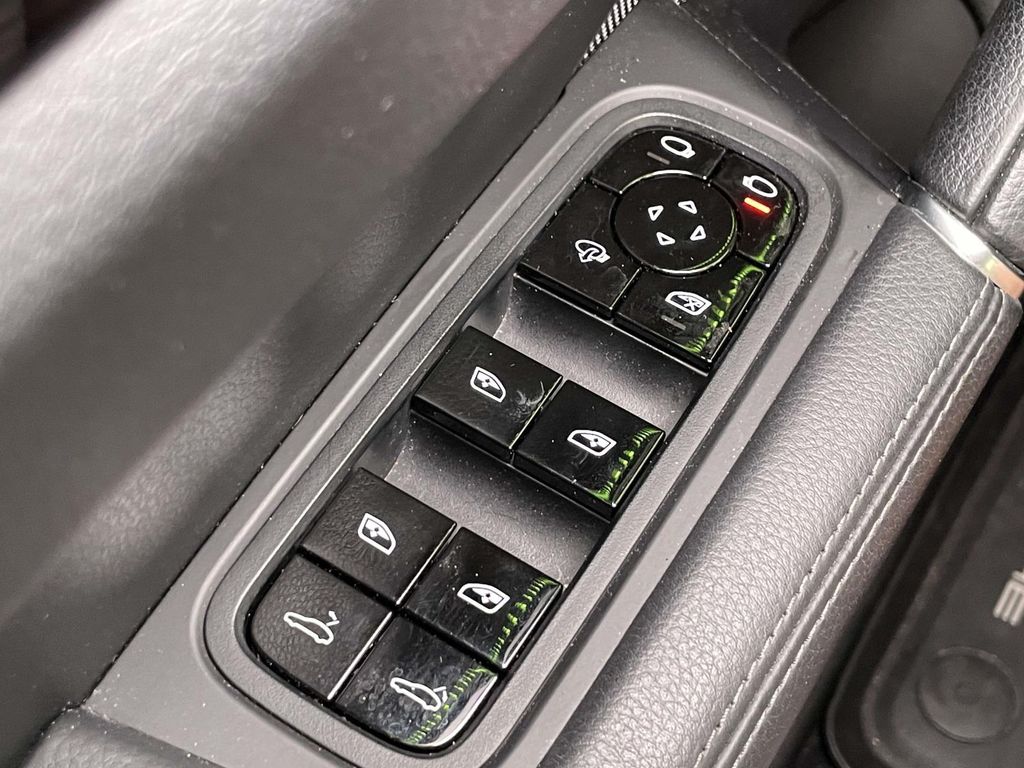 2020 Porsche Cayenne Base photo 35