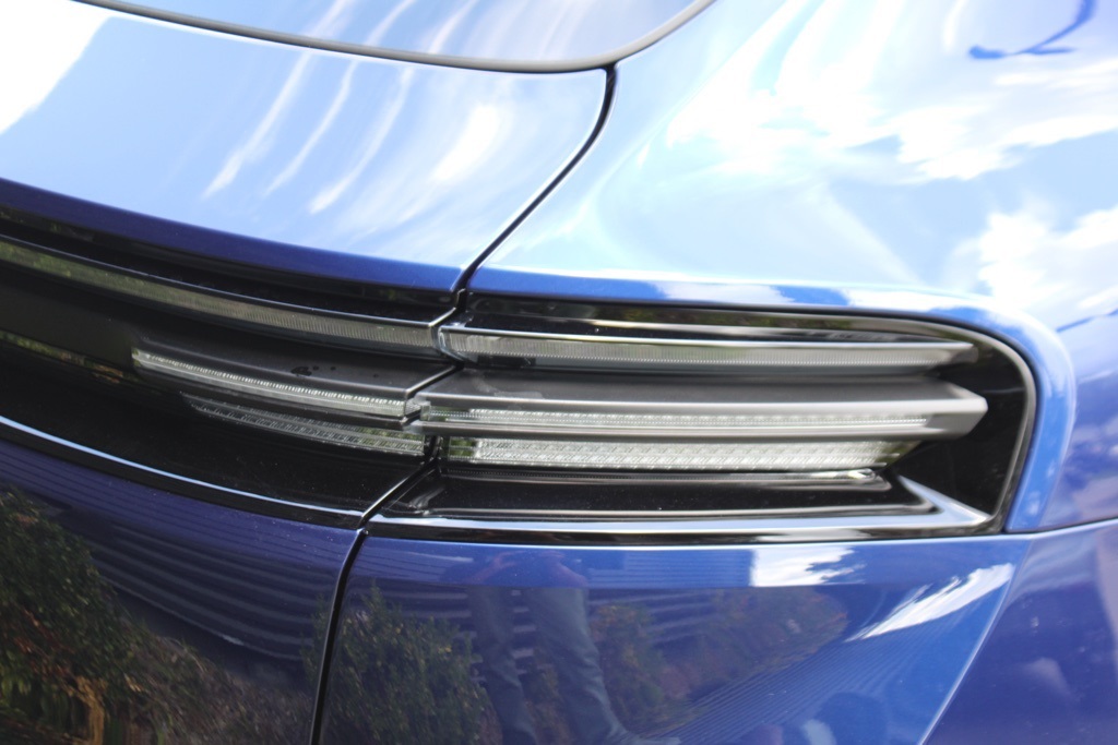 2025 Porsche Macan Electric photo 16