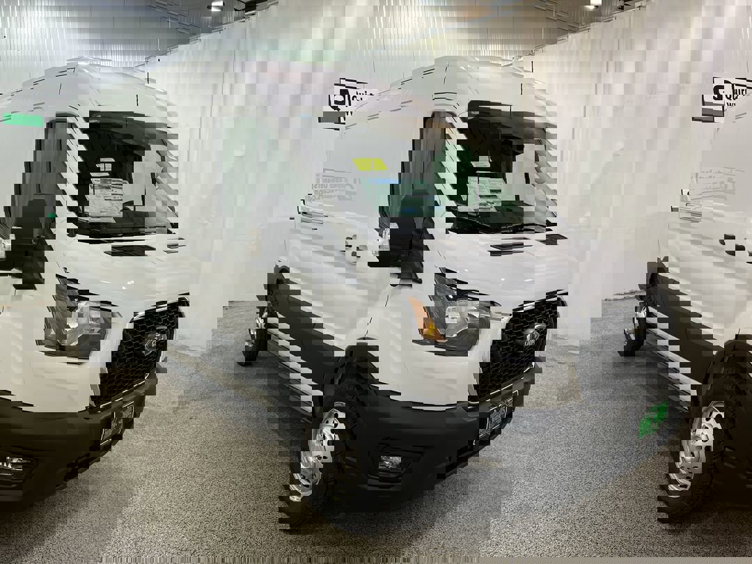 New 2025 OXFORD WHITE Ford BASE image 1