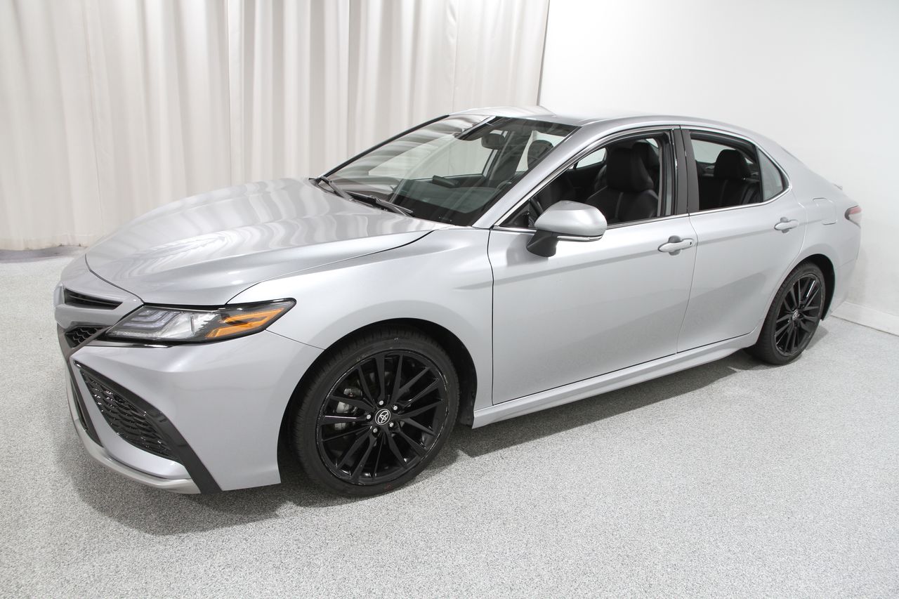 2023 Toyota Camry XSE photo 3