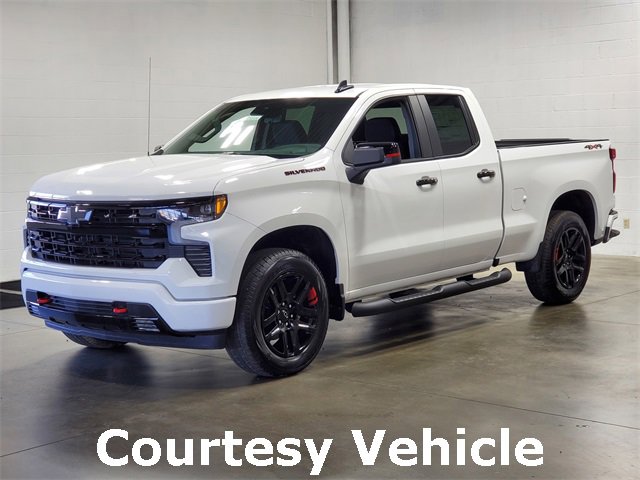 2025 Chevrolet Silverado 1500 RST photo 2