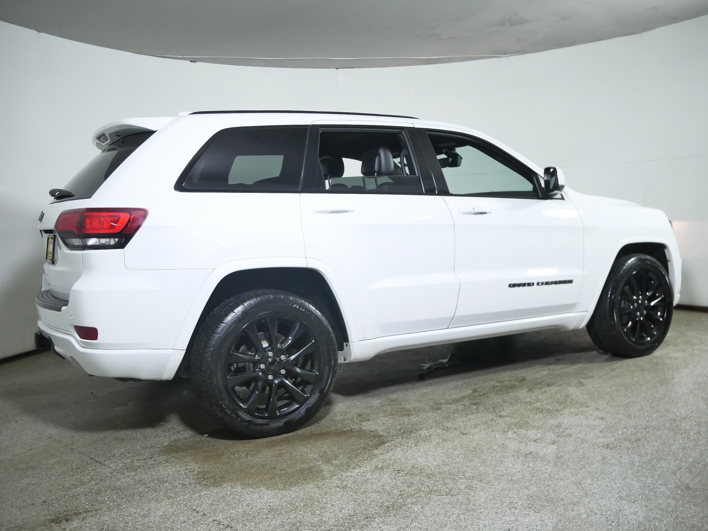 2017 Jeep Grand Cherokee Altitude photo 6