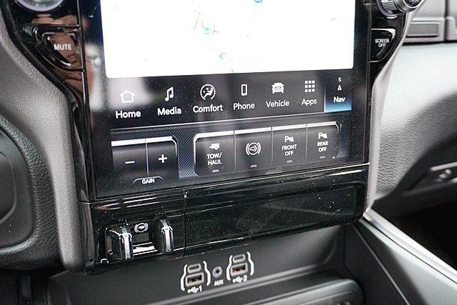 New 2026 Bright White Clear-Coat Exterior Paint RAM Laramie image 35