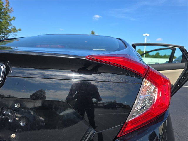 2018 Honda Civic LX photo 31