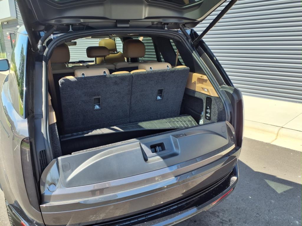 2023 Land Rover Range Rover SE photo 26