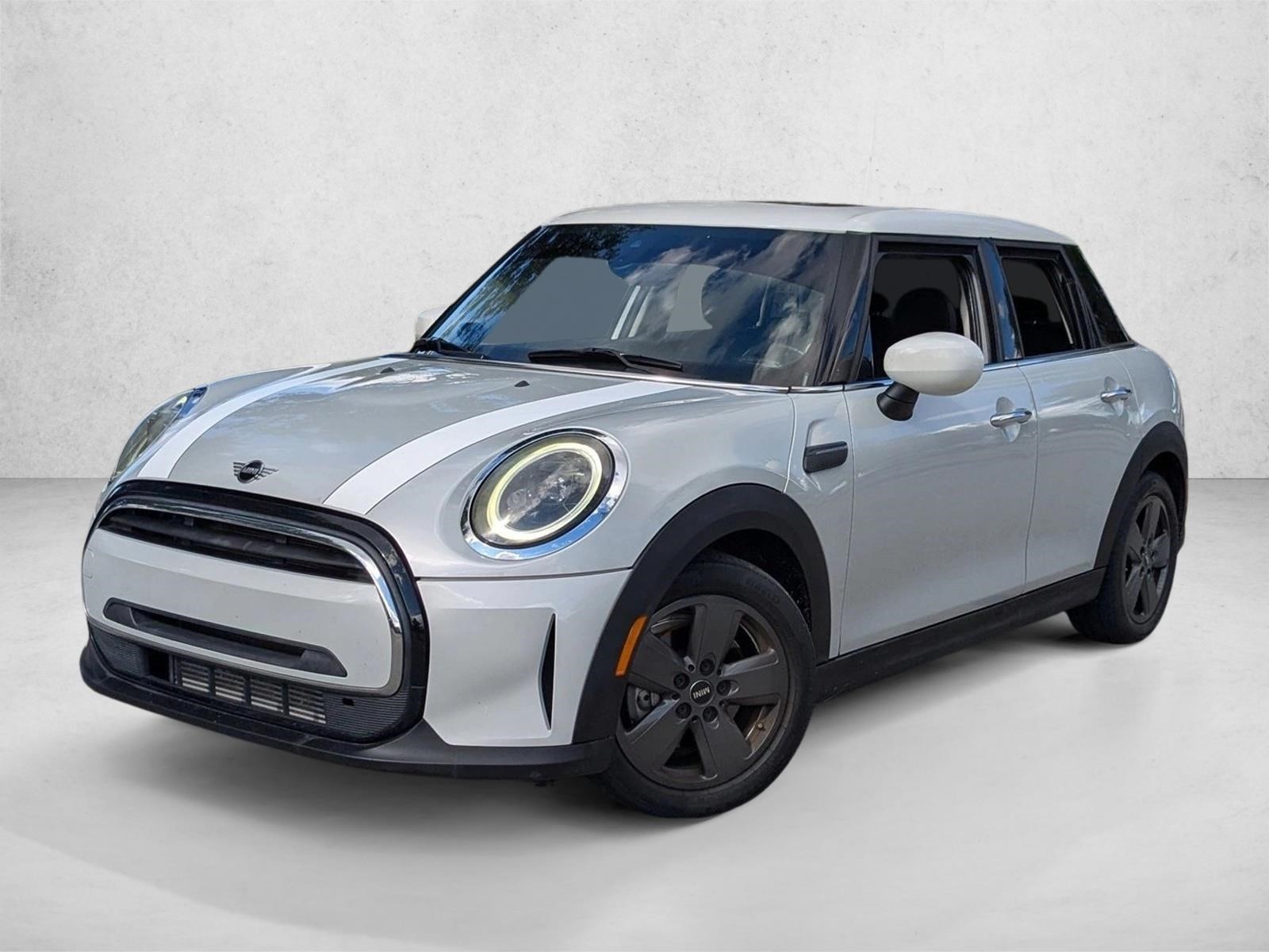 2022 MINI Hardtop 4 Door's photo