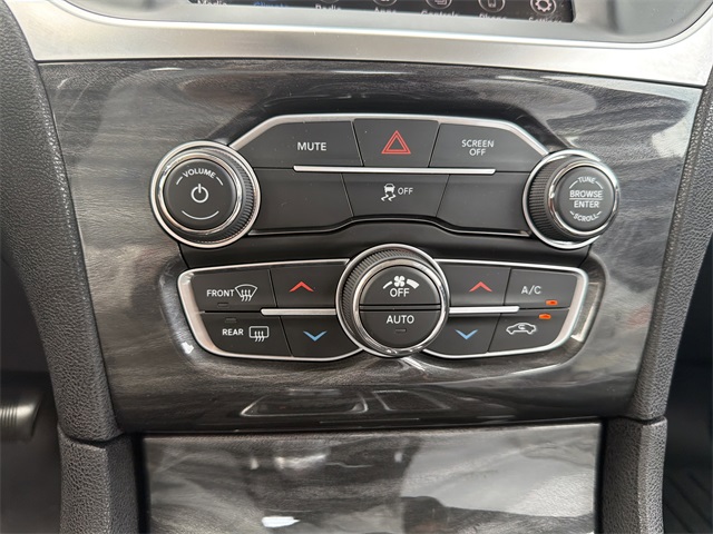 2018 Chrysler 300 Touring Limited photo 18