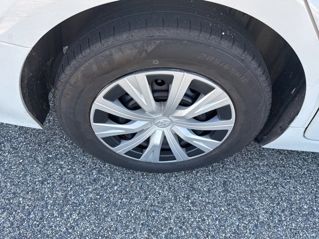 2022 Toyota Camry Hybrid LE photo 22
