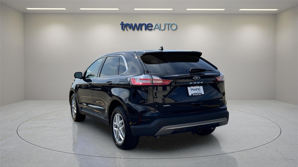 2022 Ford Edge SEL photo 3
