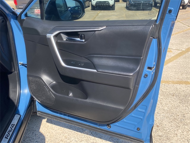 2022 Toyota RAV4 Hybrid SE photo 10