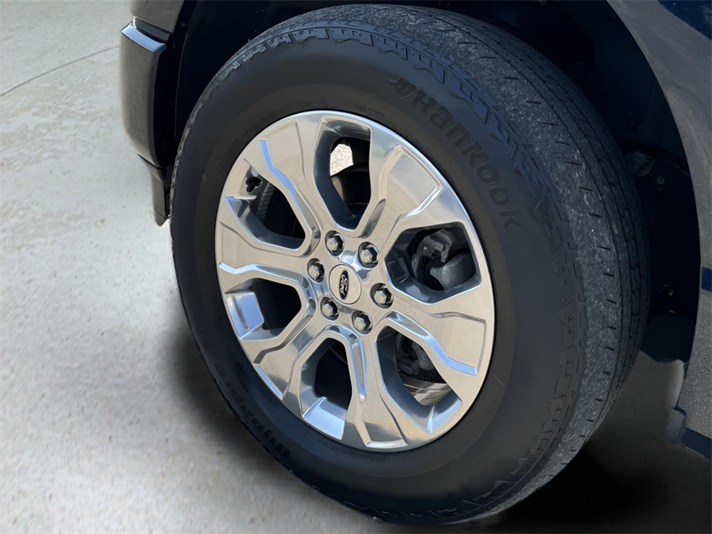 2022 Ford F-150 Platinum photo 28