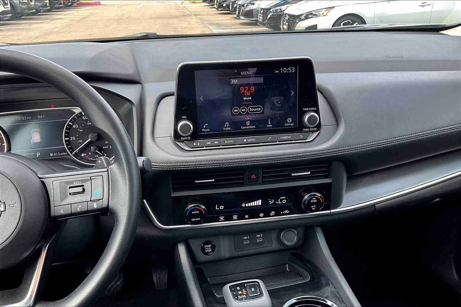 2024 Nissan Rogue SV photo 5