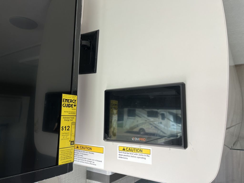 2026 Ford E-450 photo 8