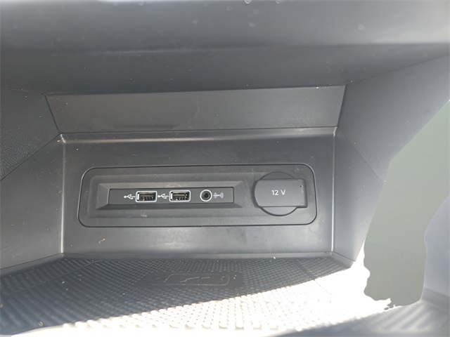 2021 Volkswagen Atlas V6 SE Technology R-Line photo 16