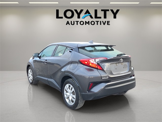 2021 Toyota C-HR LE photo 3