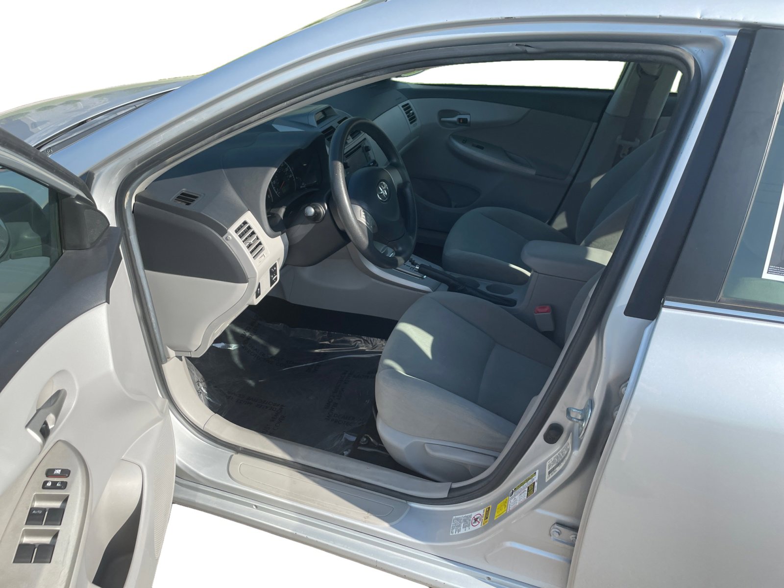 Used 2013 Toyota Corolla LE with VIN 5YFBU4EE1DP137114 for sale in Kansas City