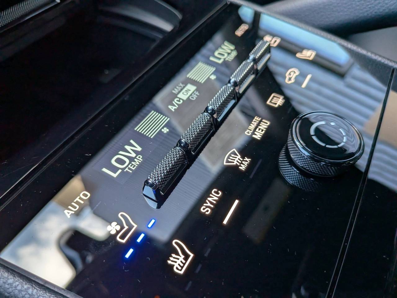 2025 Porsche Cayenne Base photo 19