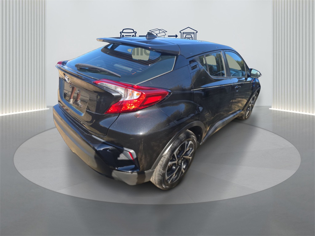 2018 Toyota C-HR XLE Premium photo 5