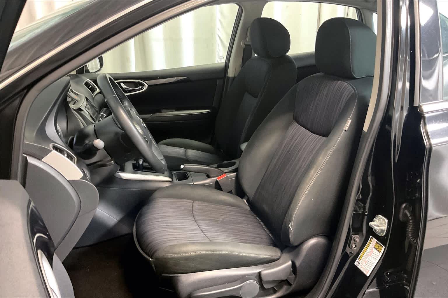 2019 Nissan Sentra SV photo 9