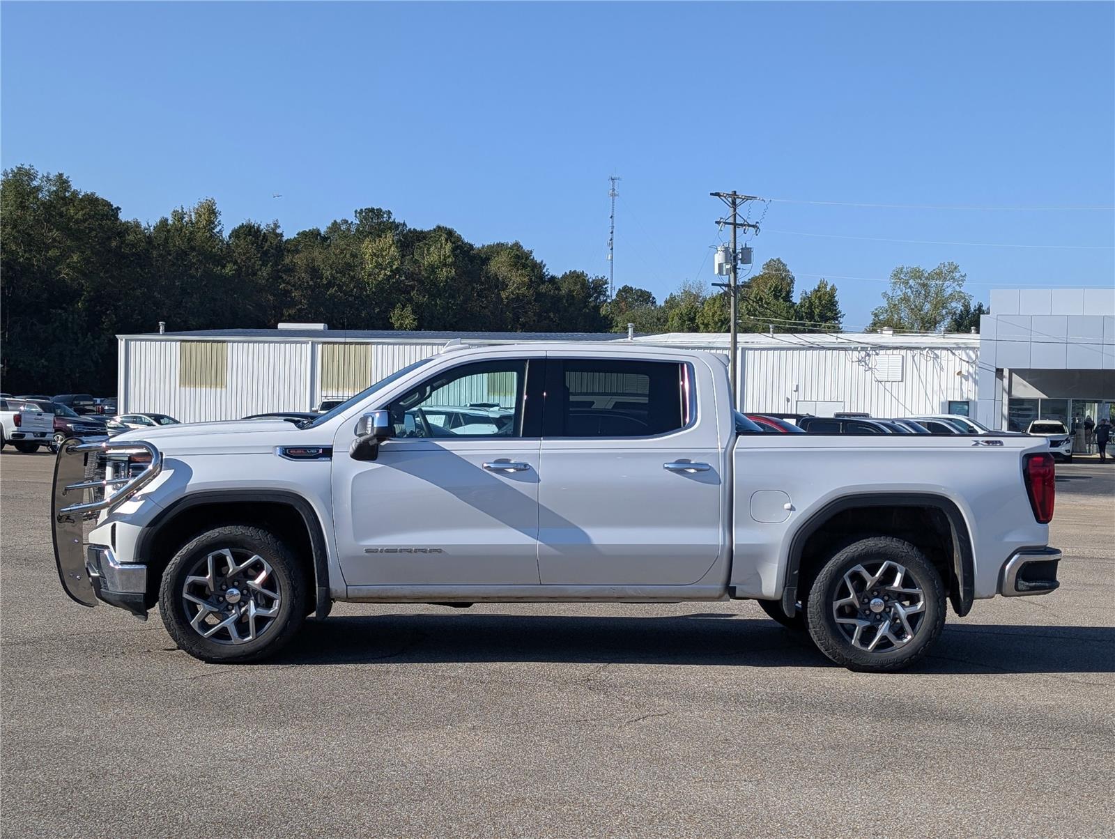 2024 Gmc Sierra 1500 SLT photo 2