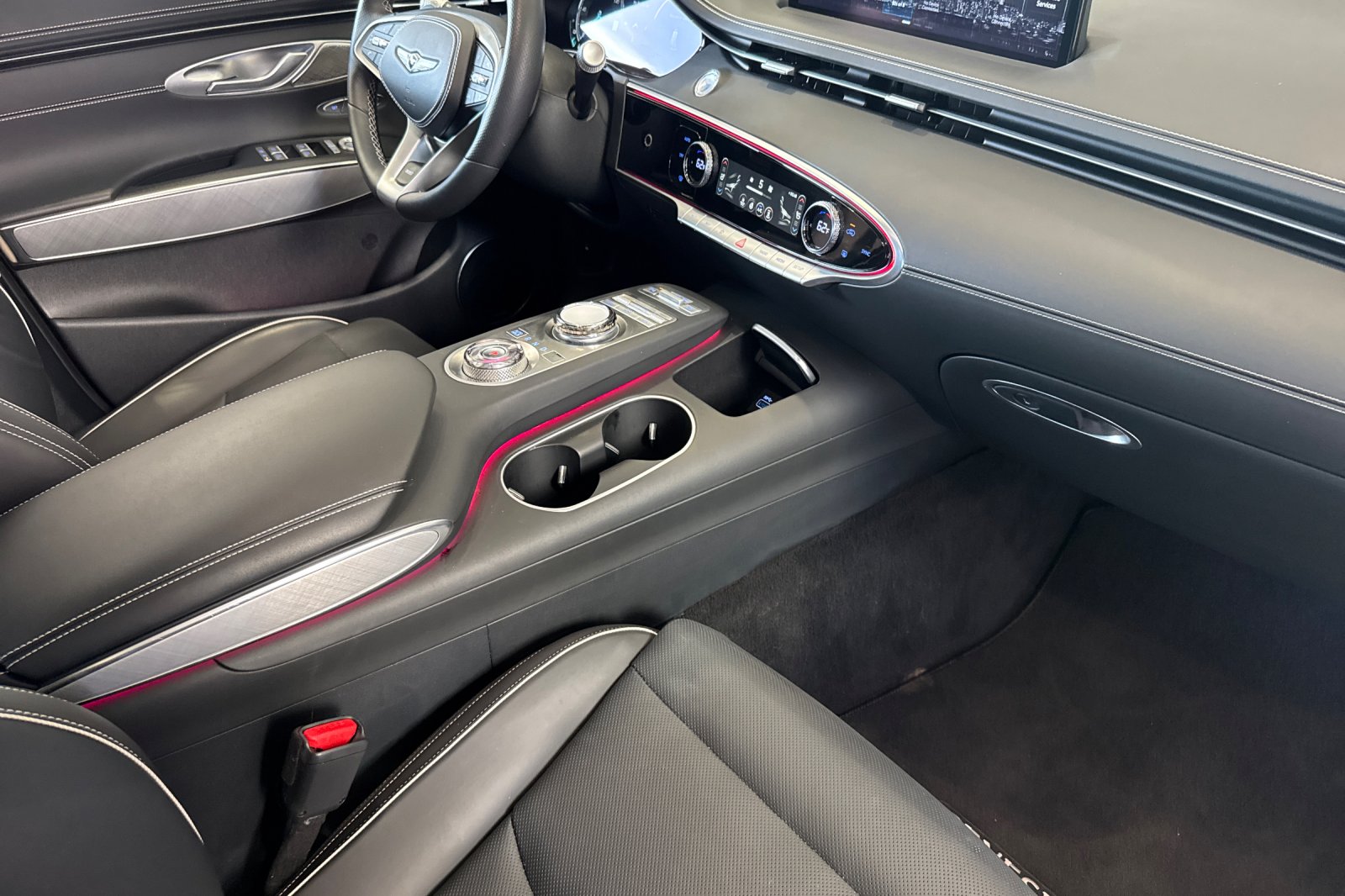 2025 Genesis Electrified GV70 Advanced photo 14