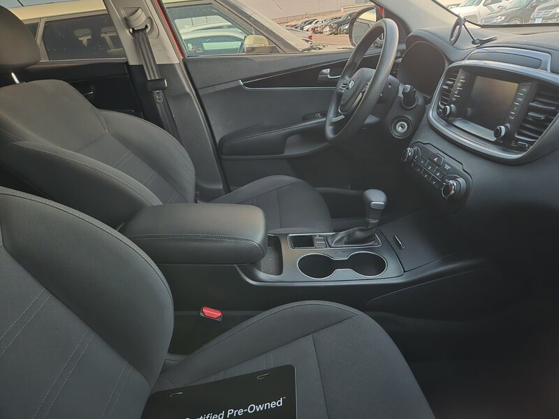 2020 Kia Sorento LX photo 2