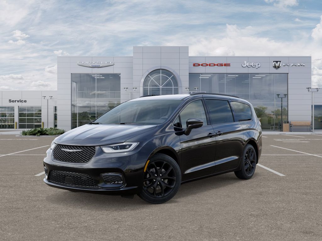 2026 Chrysler Pacifica Select's photo