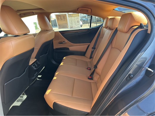 2025 Lexus ES 300h Premium photo 34