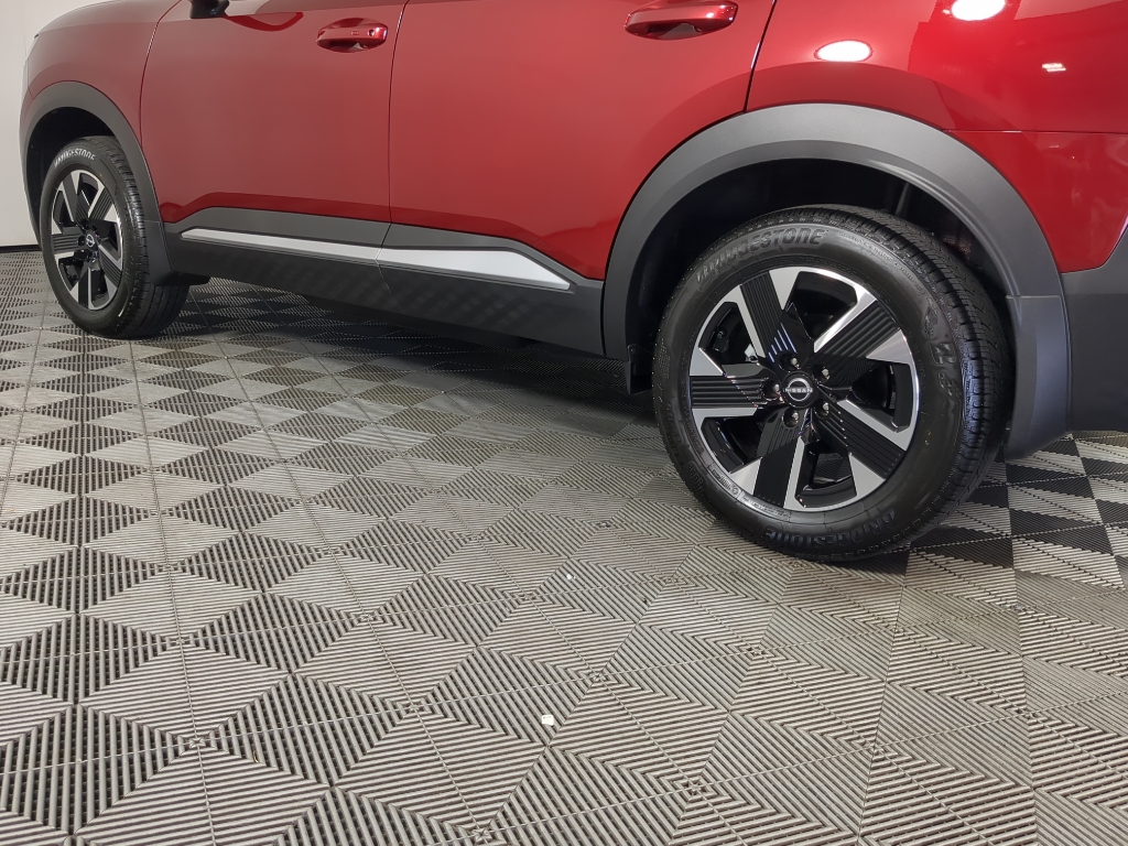 2025 Nissan Kicks SV photo 4