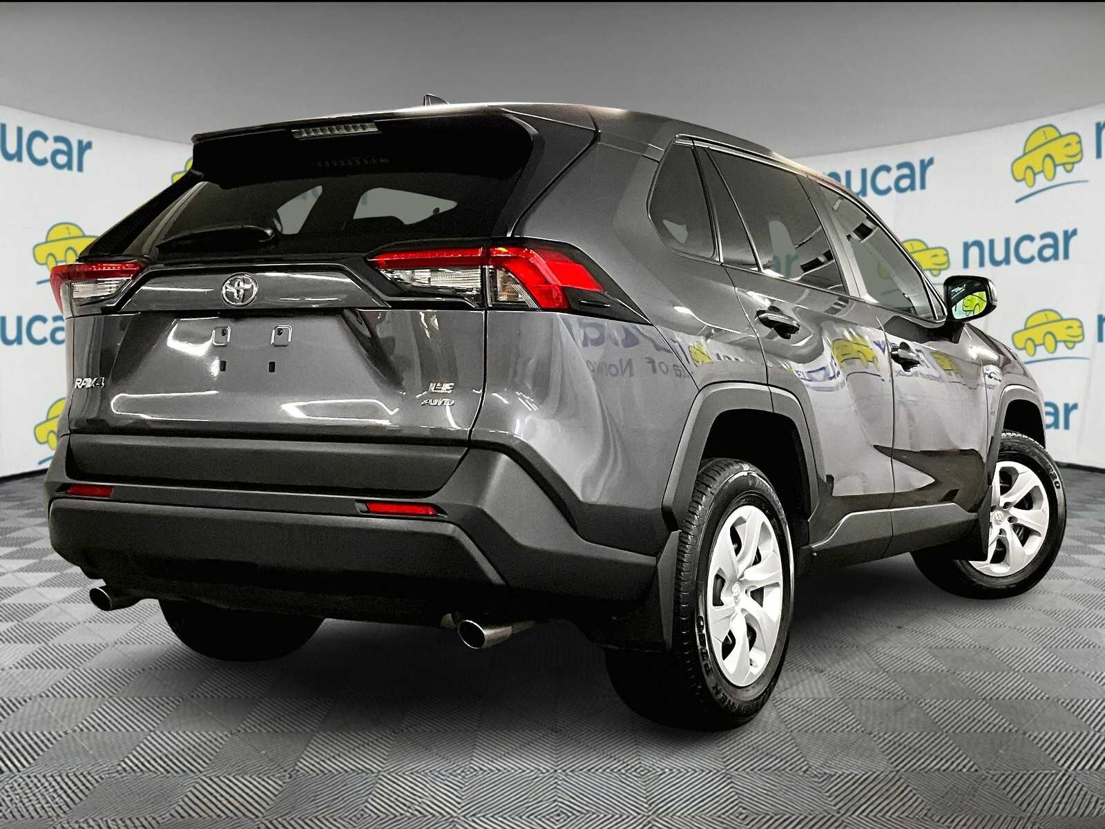 2024 Toyota RAV4 LE photo 4