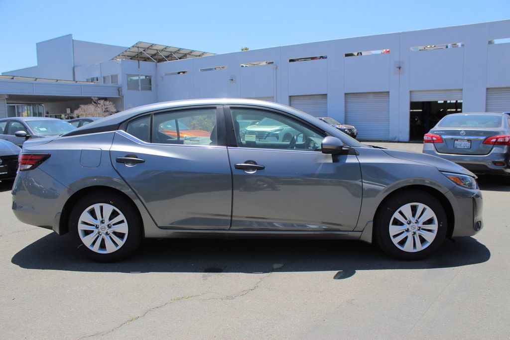 2025 Nissan Sentra S photo 4