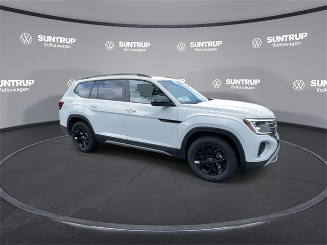2025 Volkswagen Atlas Peak Edition SE Technology photo 19