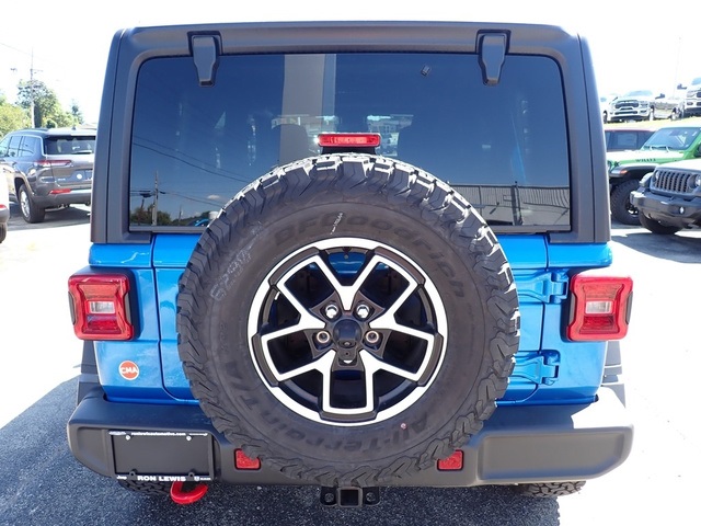 2025 Jeep Wrangler Rubicon photo 4