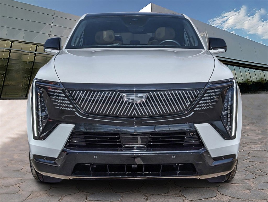 2025 Cadillac Escalade IQ Sport photo 2