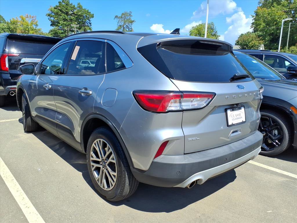 2022 Ford Escape SEL photo 2