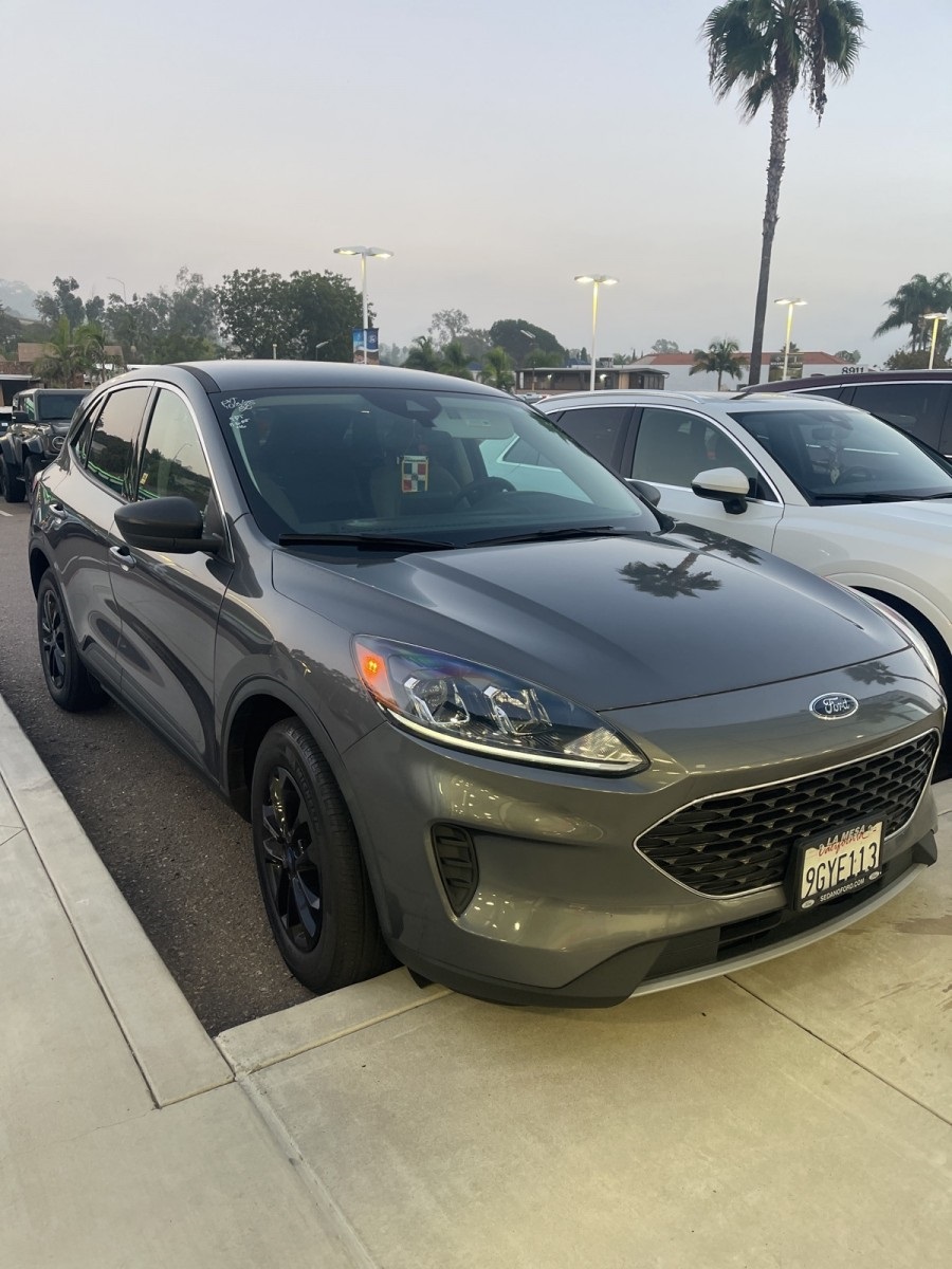 2022 Ford Escape SE photo 3